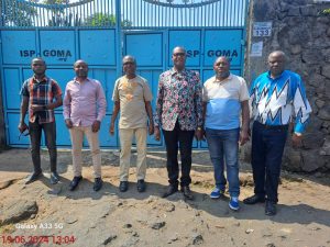 Lire la suite à propos de l’article VISITE DU PROF MASHI CASIMIR, DIRECTEUR GENERAL DE L&rsquo;ISP TSHIKAPA